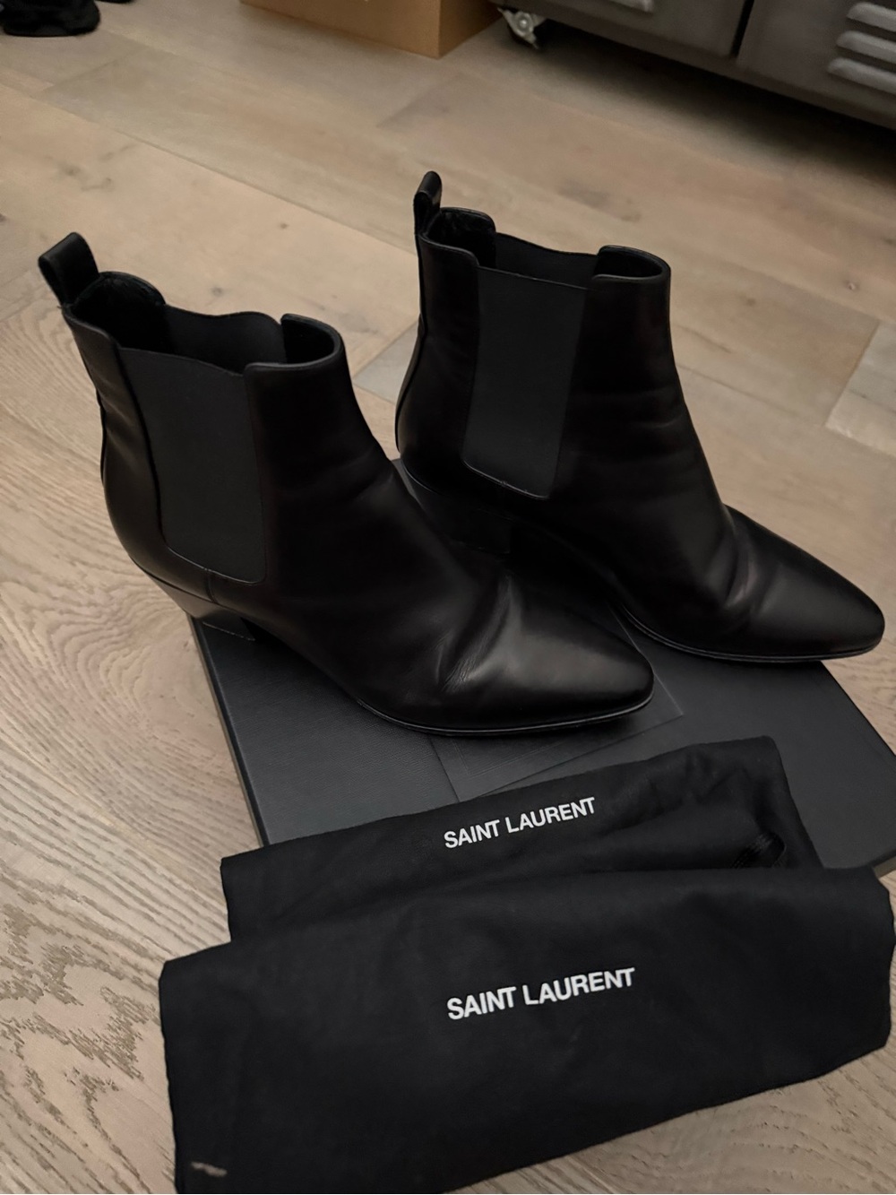 Saint Laurent Black Pointed Leather Chelsea Ankle Boots